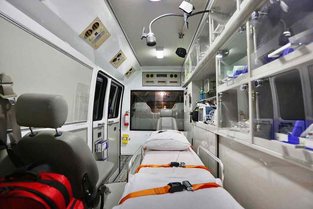 تجهیزات پزشکی پیشرفته در آمبولانس خصوصی آرمان